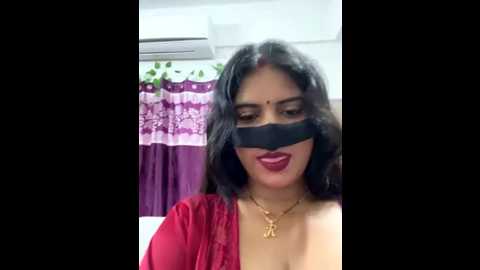 Media: v_hot_sweet Stripchat 2025-08-06 03:36:00
