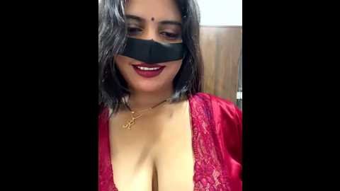 Media: v_hot_sweet Stripchat 2025-08-06 03:42:00