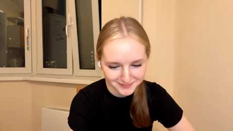 nicolewow @ stripchat on 20250807