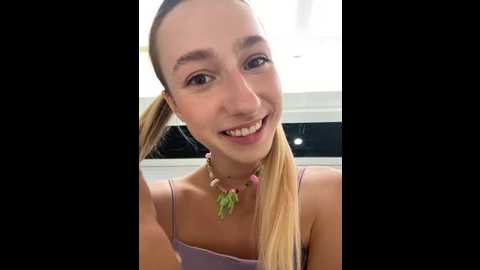 Media: lia__love Stripchat 2025-08-08 12:04:00