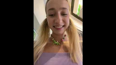 Media: lia__love Stripchat 2025-08-08 12:10:00