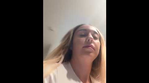blondbellaaxx @ stripchat on 20250810