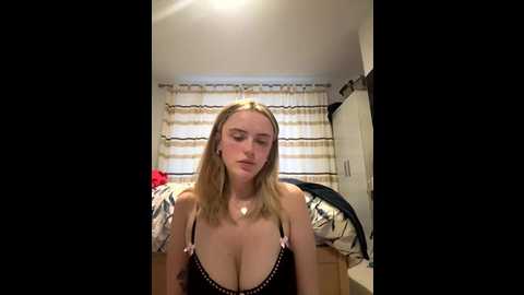 elliemaexoxo @ stripchat on 20250811