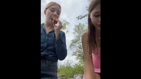 Media: juice_bunny Stripchat 2025-08-11 07:12:00