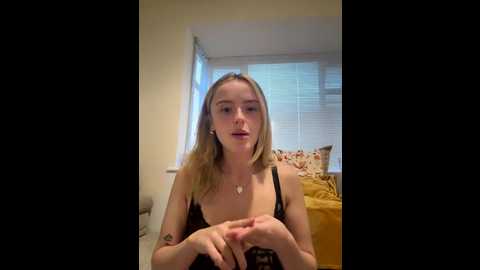elliemaexoxo @ stripchat on 20250812