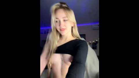 good__girl_ @ stripchat on 20250812
