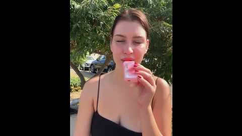 Media: kikiwatson Stripchat 2025-08-12 06:02:00