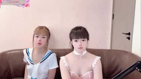 tt_xxtt @ stripchat on 20250812