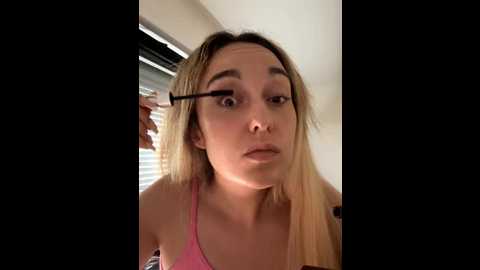 blondbellaaxx @ stripchat on 20250813