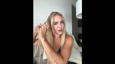 Media: chiaravixen Stripchat 2025-08-13 15:12:00