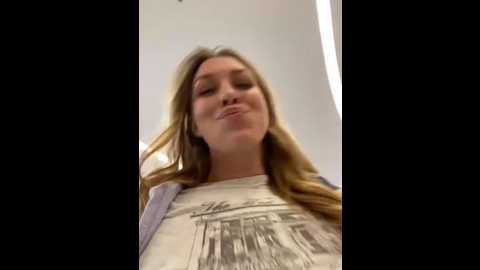 Media: sweet___emily Stripchat 2025-08-13 15:32:00