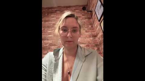 the_snowwhitee @ stripchat on 20250813