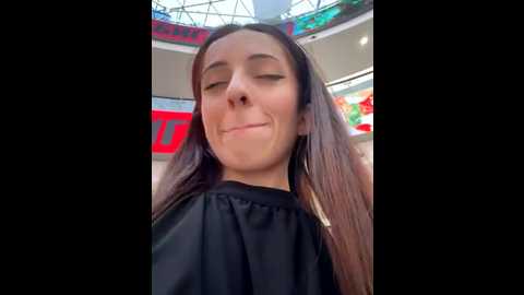 Media: yesmoree Stripchat 2025-08-13 13:52:00