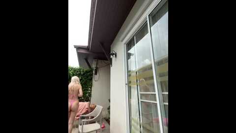 Media: kiss_avrora_ Stripchat 2025-08-14 04:45:00