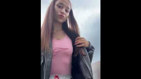Media: juice_bunny Stripchat 2025-08-16 07:36:00