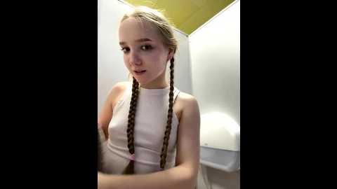 bambi_lu @ stripchat on 20250817