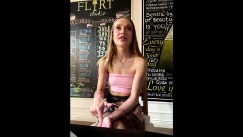 Media: kiramyers Stripchat 2025-08-17 07:30:00