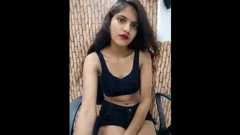 Media: sexy_lips99 Stripchat 2025-08-17 05:34:00