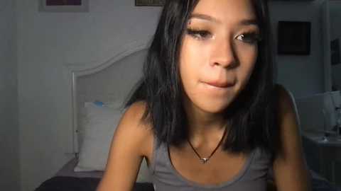 petitelatinateen @ stripchat on 20250819
