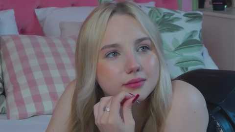 sky_cutie @ stripchat on 20250819