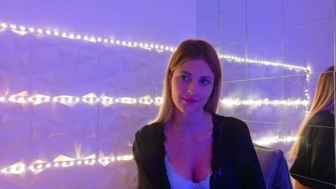 Media: aishha_ Stripchat 2025-08-20 09:43:00