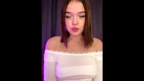 Media: alicekiiss_ Stripchat 2025-08-20 00:46:00