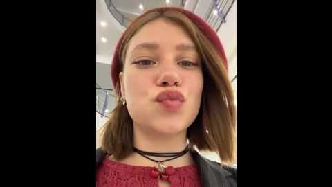 Media: lucy_joy Stripchat 2025-08-20 09:17:00