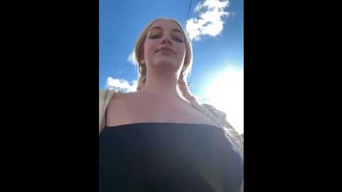 Media: milkyy_wway Stripchat 2025-08-20 07:21:00