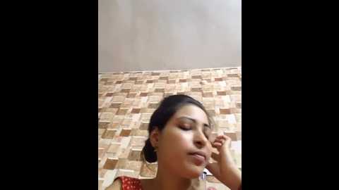Media: queen_aditi Stripchat 2025-08-20 00:17:00