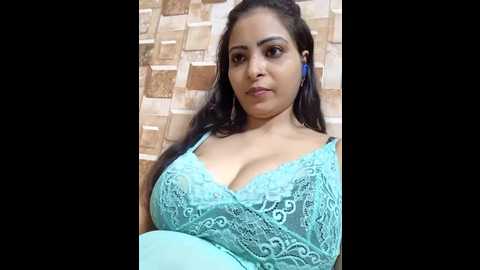 Media: queen_aditi Stripchat 2025-08-20 18:27:00