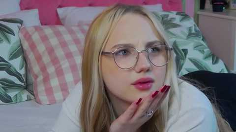 Media: sky_cutie Stripchat 2025-08-20 07:06:00