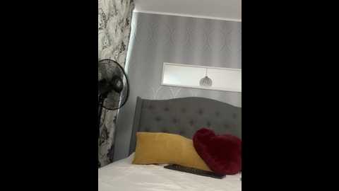 snow_flakee @ stripchat on 20250820