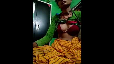 Media: sonam_ray Stripchat 2025-08-20 09:11:00
