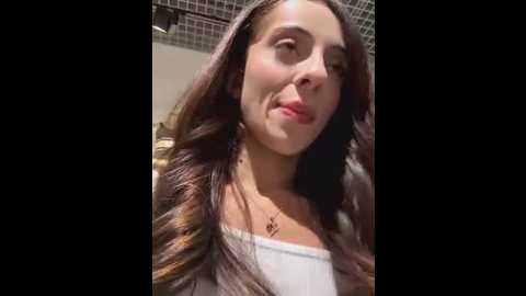 Media: yesmoree Stripchat 2025-08-20 11:46:00