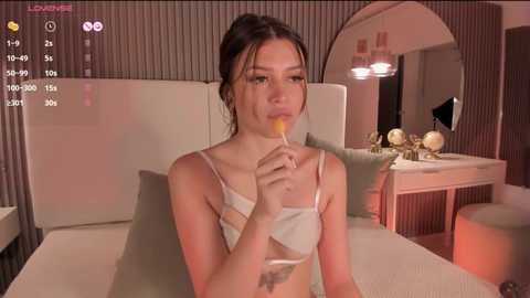 Media: giselle_royy Stripchat 2025-08-21 00:46:00