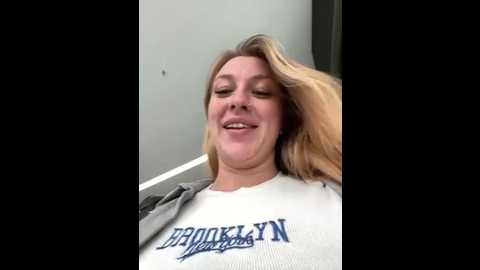 Media: sweet___emily Stripchat 2025-08-21 14:37:00