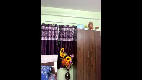 v_hot_sweit @ stripchat on 20250821