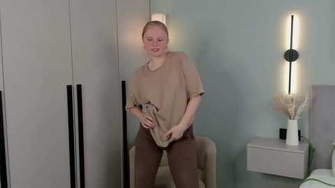 Media: bellkinkle Stripchat 2025-08-22 08:17:00