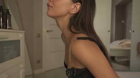 Media: valeriehill Stripchat 2025-08-22 05:51:00