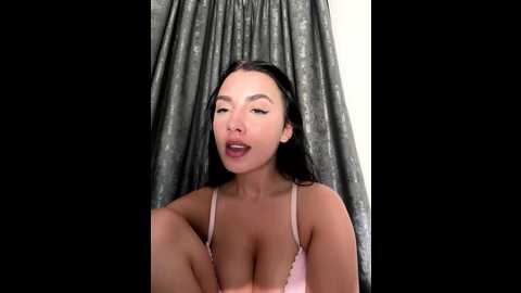 Media: wonder___woman Stripchat 2025-08-22 00:27:00