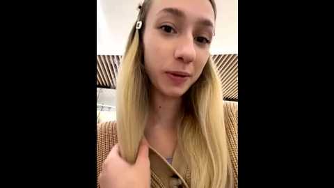 Media: lia__love Stripchat 2025-08-23 12:18:00
