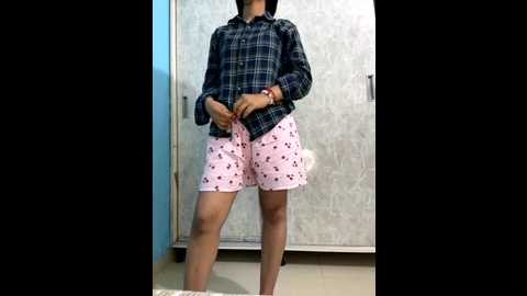 Media: nisha_cam12 Stripchat 2025-08-23 17:29:00