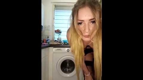 Media: sexyhoneycake Stripchat 2025-08-24 16:07:00