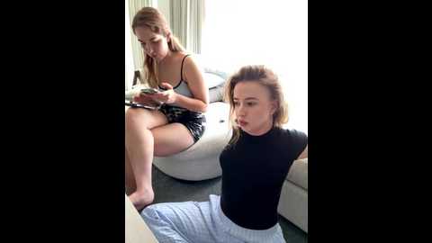nura_n_sarah