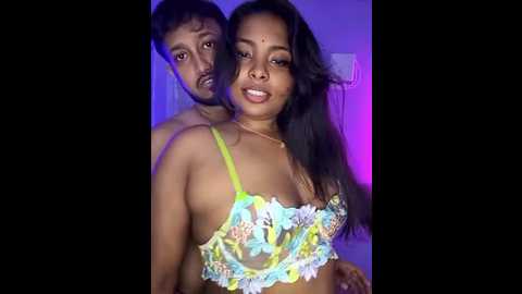 trending_couple