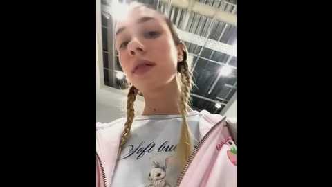 Media: lia__love Stripchat 2025-08-28 13:24:00
