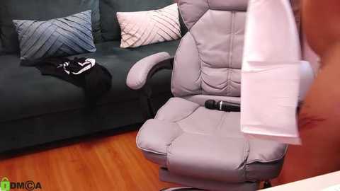 Media: carrielovex Stripchat 2025-08-29 07:15:00