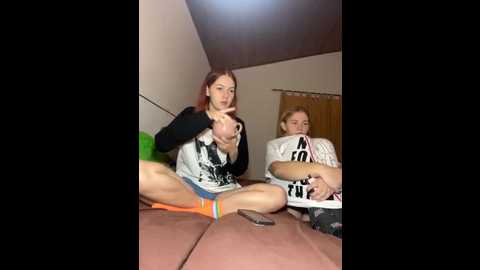 Media: ella_grays Stripchat 2025-08-31 18:30:00