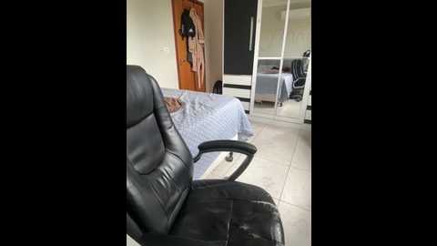 Media: lemyny Stripchat 2025-08-31 18:09:00