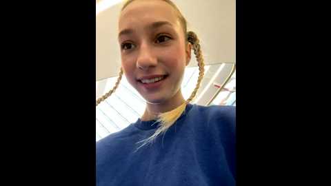 Media: lia__love Stripchat 2025-08-31 13:10:00